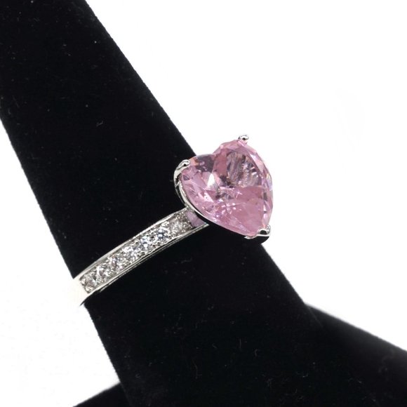 Cubic Zirconia pink heart ring. - Picture 4 of 4